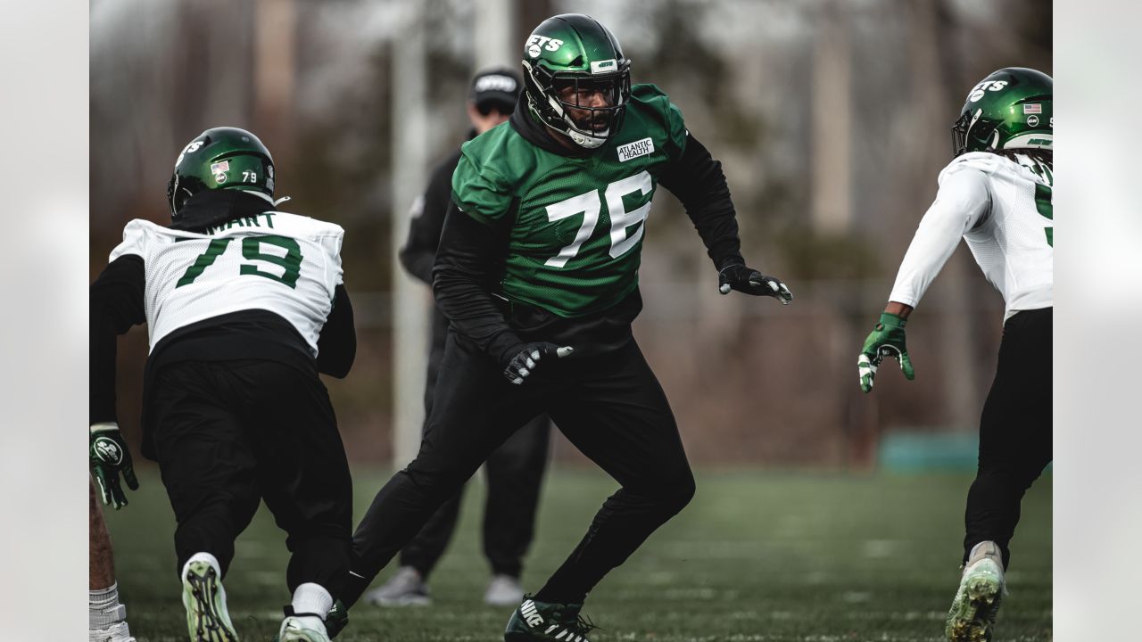 New York Jets: Local product Elijah Riley off to impressive start