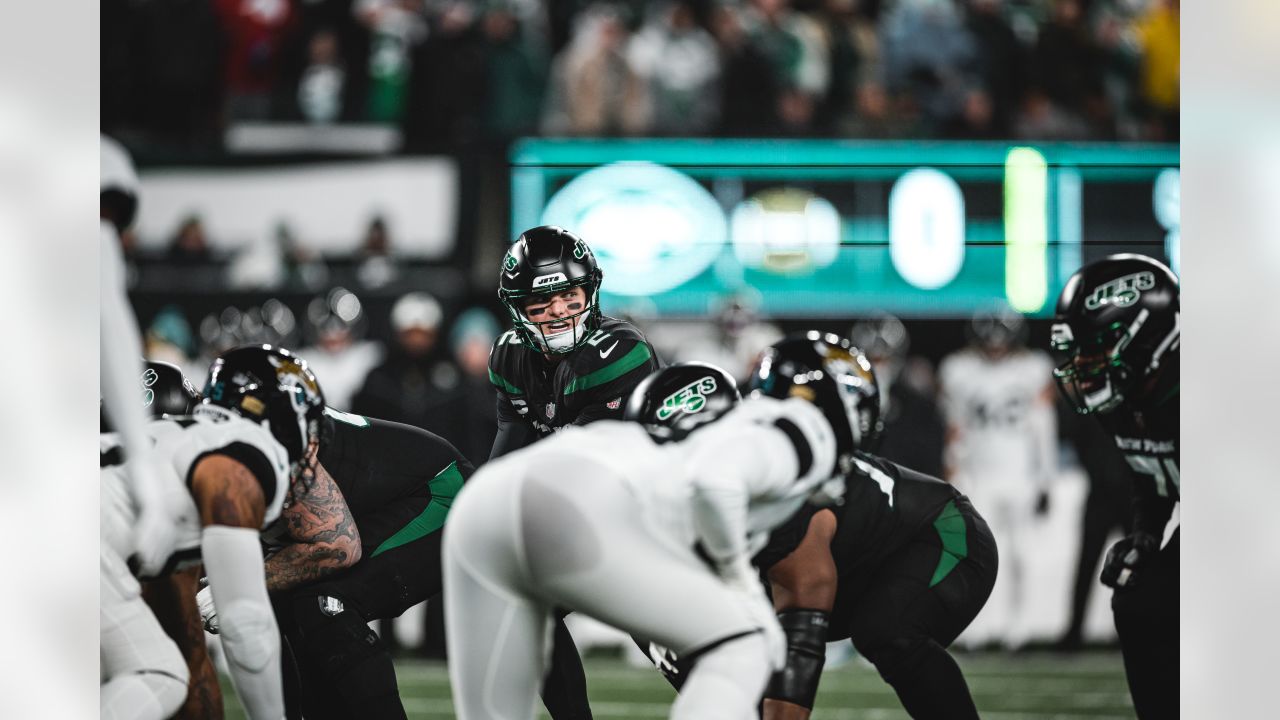 Jaguars 19-3 Jets: Rain and 'boo' storm drenches tragic TNF for