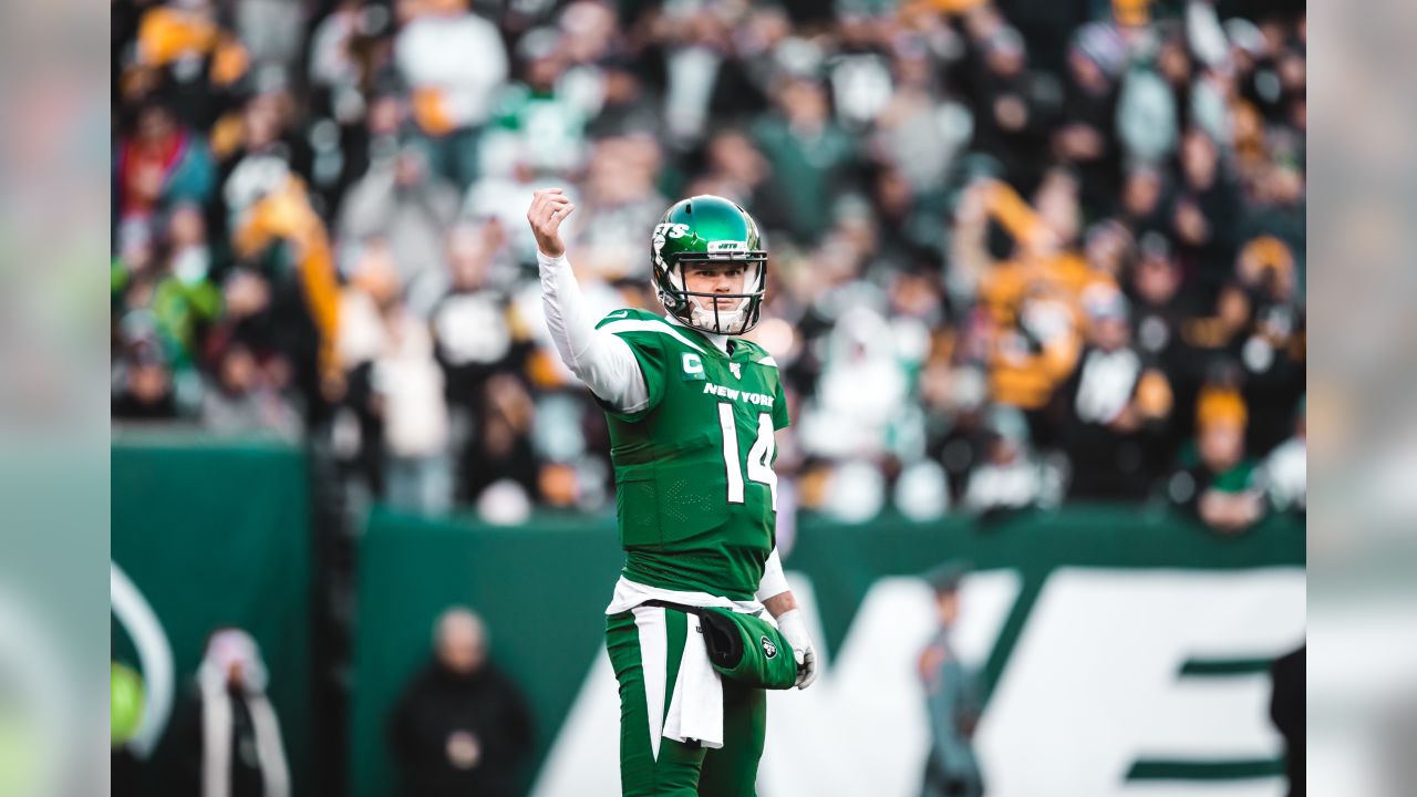 Fiery Sam Darnold Has the Jets Fired Up