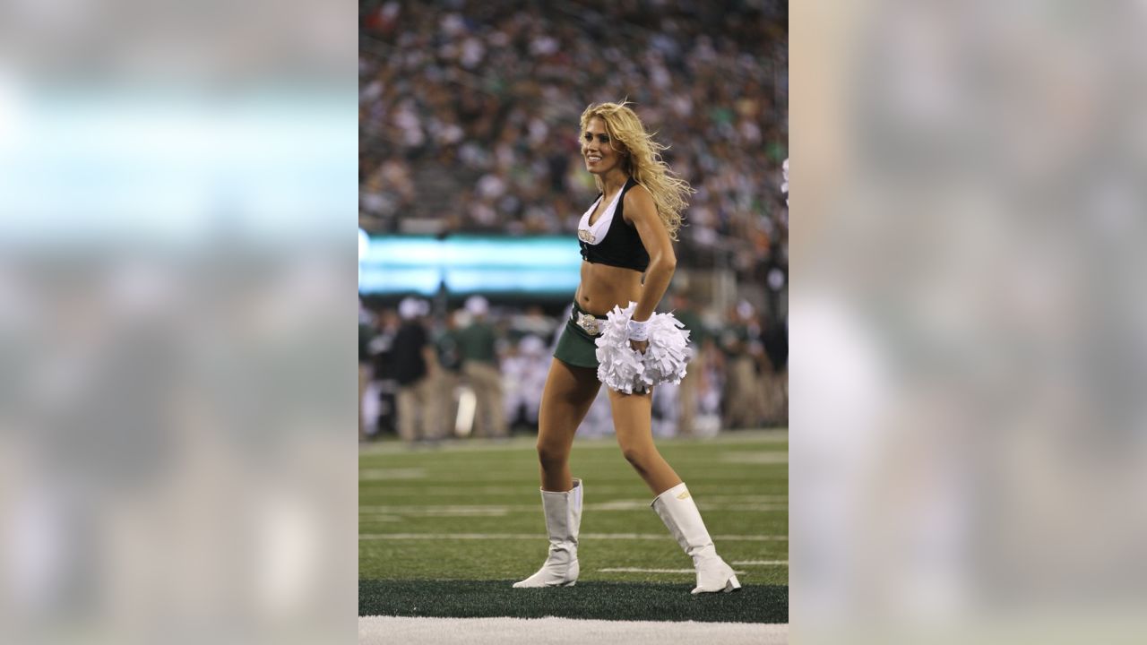 Jets cheerleader Brie Archives - The Blonde Side