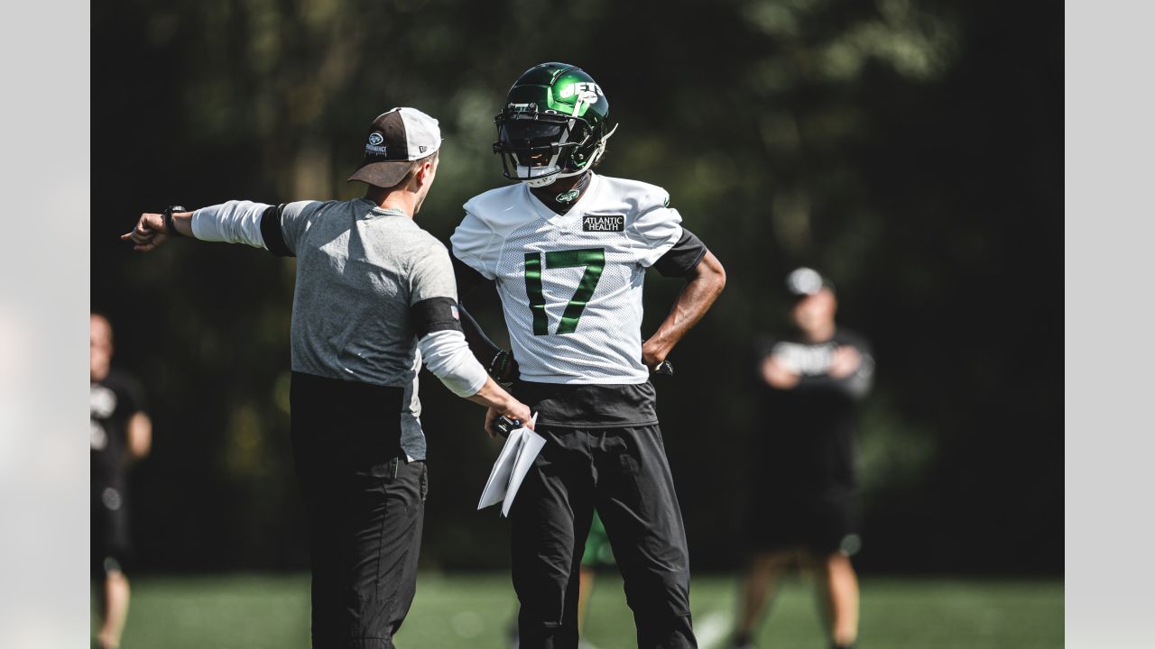 New York Jets - CJ Uzomah and Joe Burrow reunited 