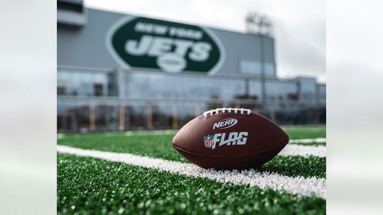 Gallery  Jets Players Get On the Field with Local Sixth Graders at Play 60  Flag Football Event