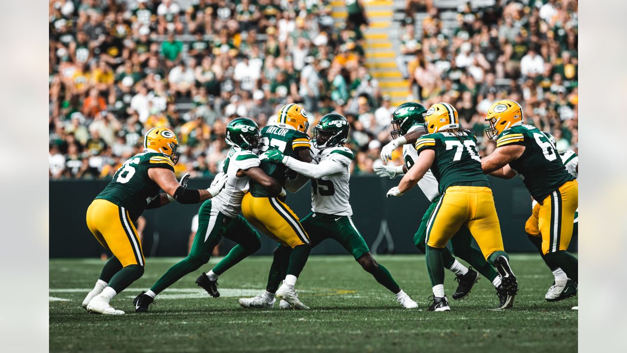 Zach Wilson Tosses First NFL Touchdown In Jets/Packers Week 2 Preseason Game