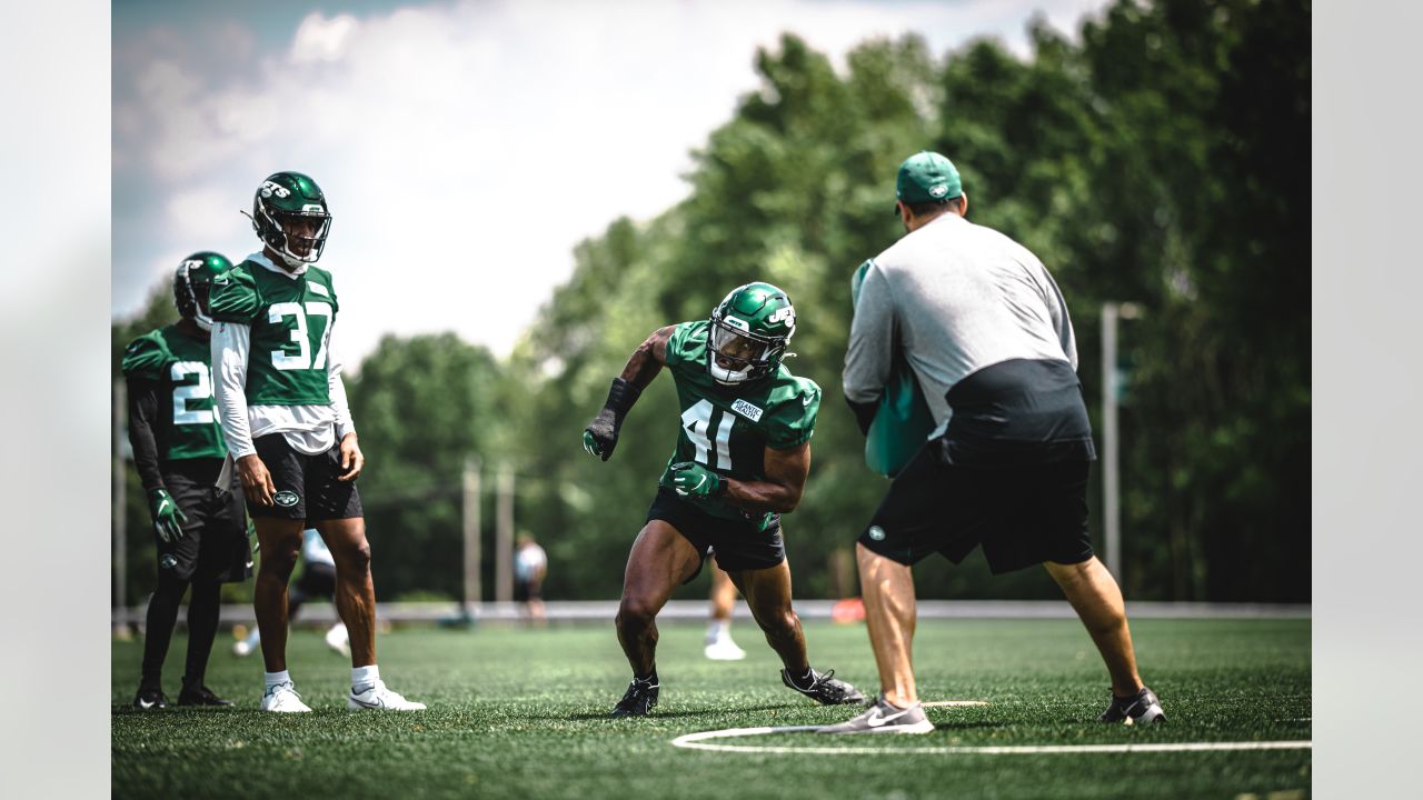 New York Jets WR Elijah Moore taking advantage of practice with QB Zach  Wilson - Sports Illustrated New York Jets News, Analysis and More