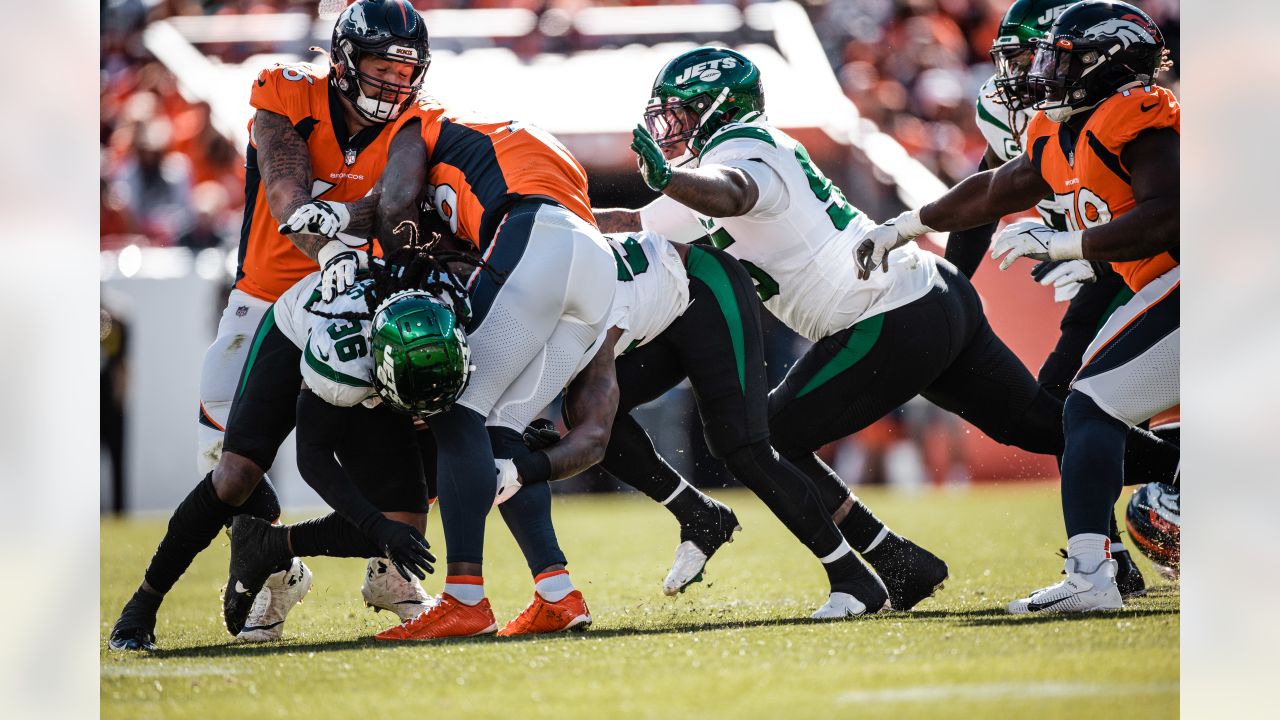 Jets-Broncos Game Recap  Jets Do It Again: Hang In Despite Injuries to Top  Denver 16-9