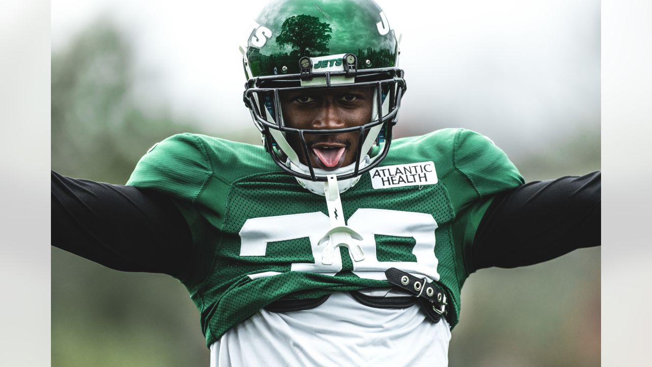 Jets veteran linebacker C.J. Mosley celebrates 100th NFL game