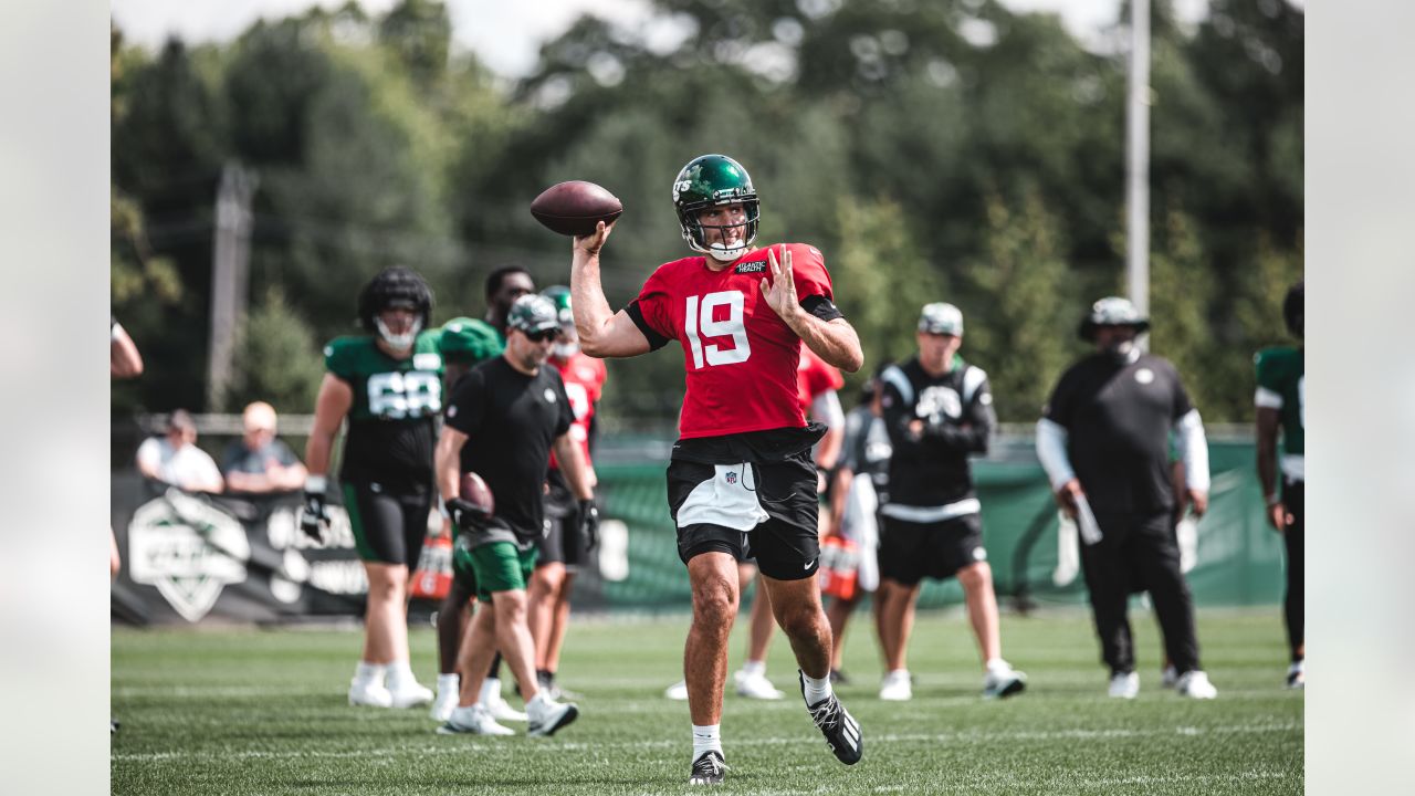 Bleacher Report] Jets Players Involved in Multiple Fights During 2023  Training Camp Practice (videos in article) : r/nyjets