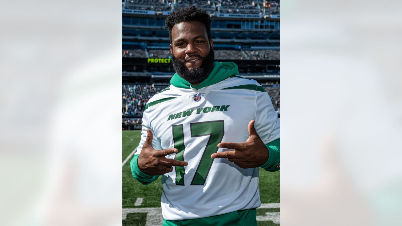 Gallery  Top Celebrity Photos From Jets vs. Lions