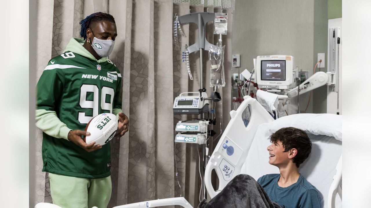 New York Jets on X: .@WILL_JUN1OR bringing smiles to the faces of kids at  @AtlanticHealth Goryeb Children's Hospital 