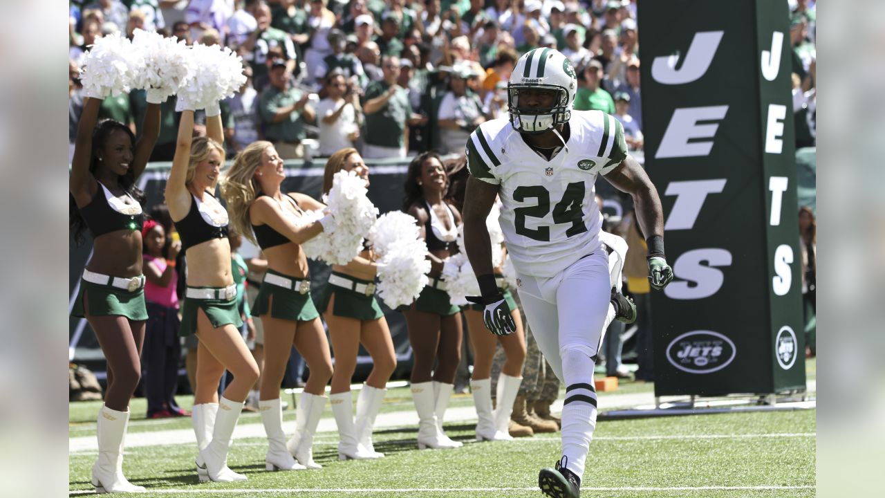 Star cornerback, onetime Buc Darrelle Revis retiring after 11 NFL seasons