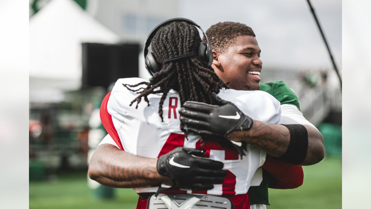 Jets-Bucs Practice Report  Garrett Wilson 'Changes Dynamics' in Joint  Session with Buccaneers