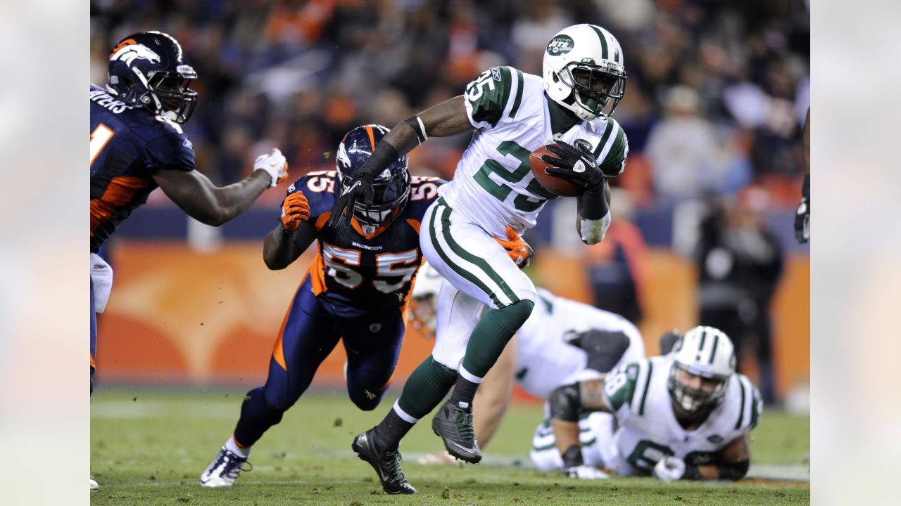 Denver Broncos' Ryan McBean (98) celebrates after Denver recovered