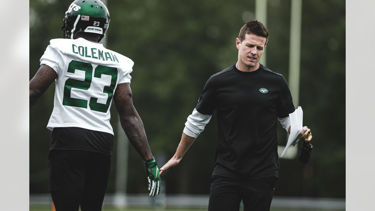 Jets training camp: Tevin Coleman mentoring New York's running backs -  Sports Illustrated New York Jets News, Analysis and More