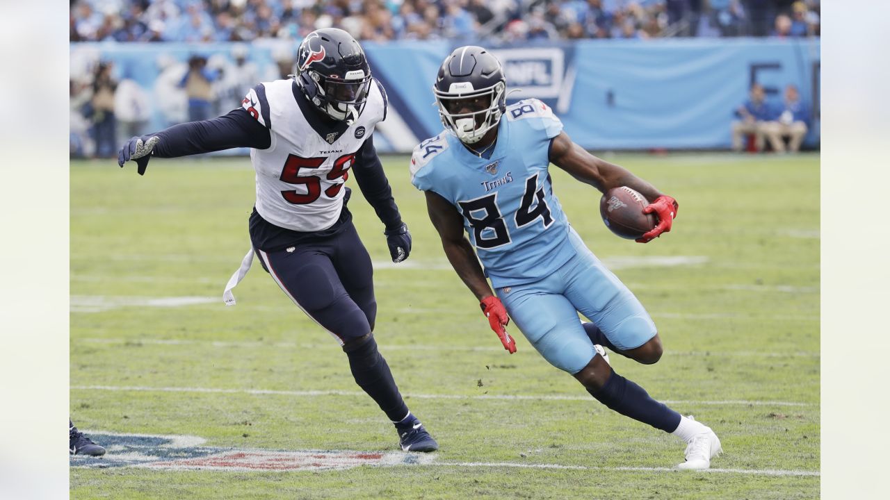 New York Jets sign former No. 5 overall draft pick, ex-WMU WR Corey Davis  to 3-year deal 