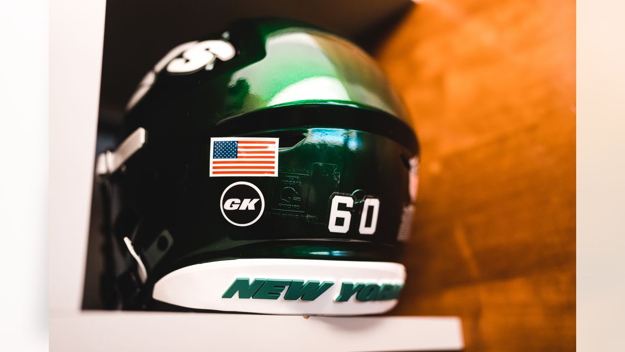 New York Jets helmets include tribute to Greg Knapp