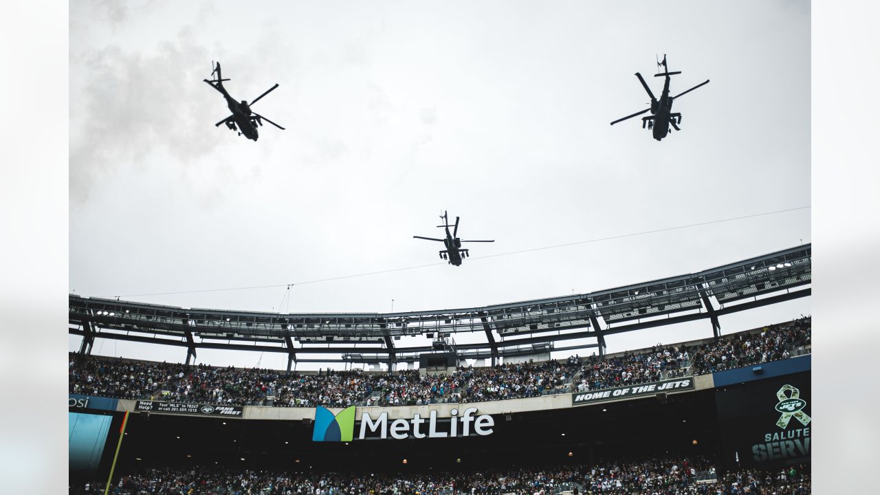 DVIDS - Images - New York Jets' Salute to Service Game [Image 1 of 15]