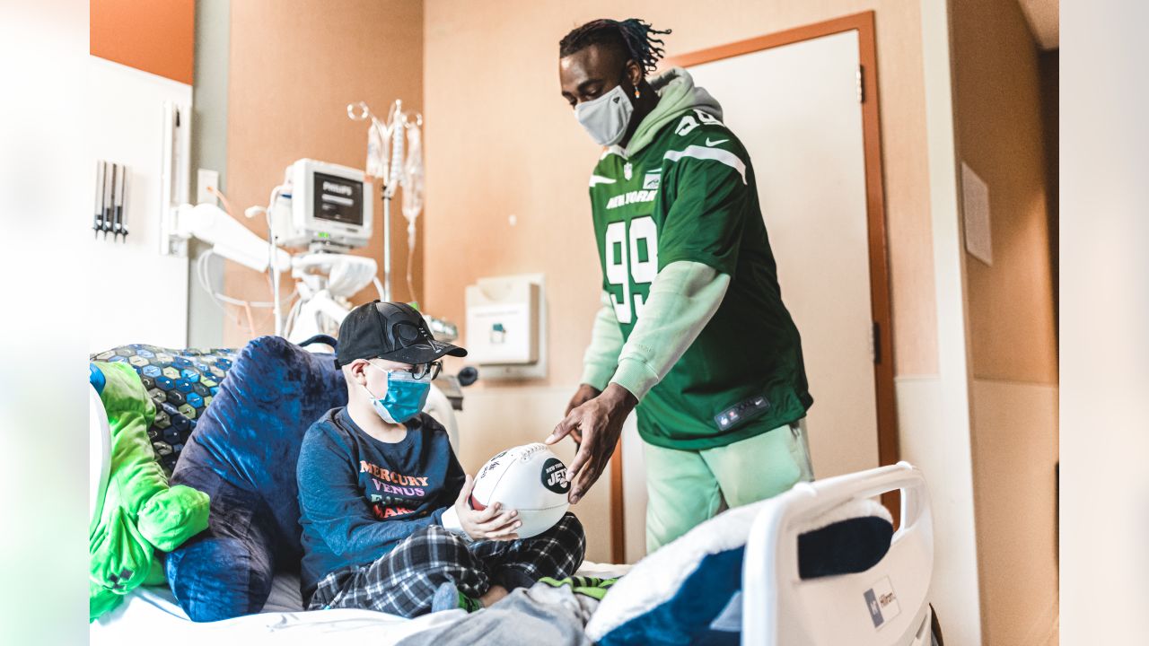 New York Jets on X: .@WILL_JUN1OR bringing smiles to the faces of kids at  @AtlanticHealth Goryeb Children's Hospital 