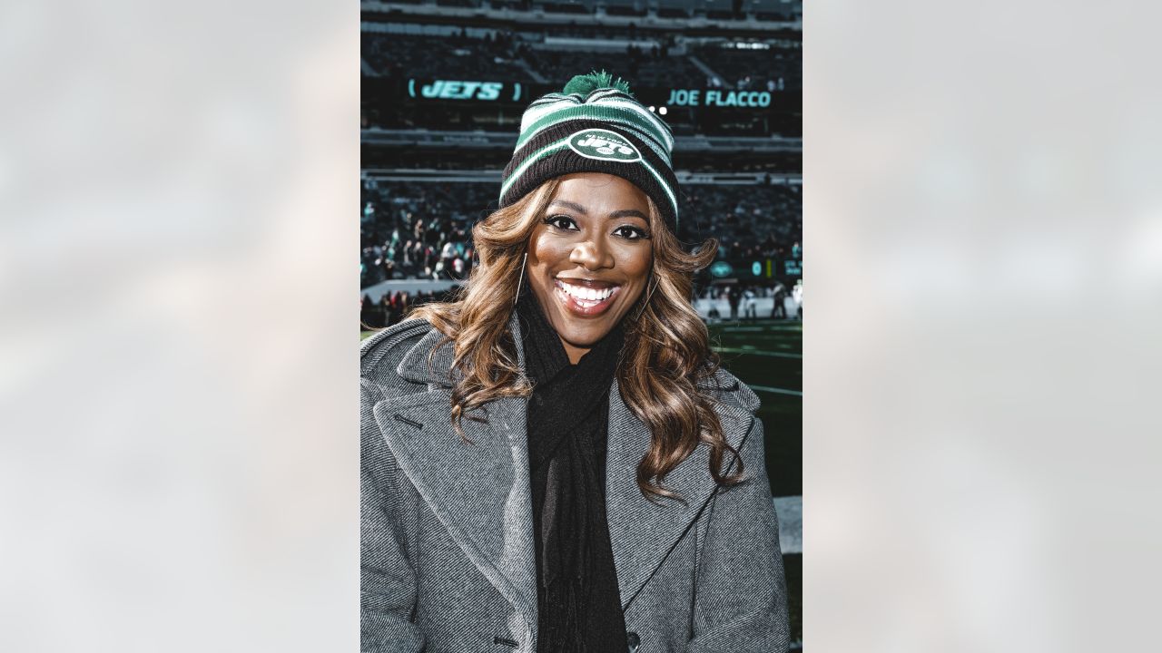 Gallery  Top Celebrity Photos From Jets vs. Lions