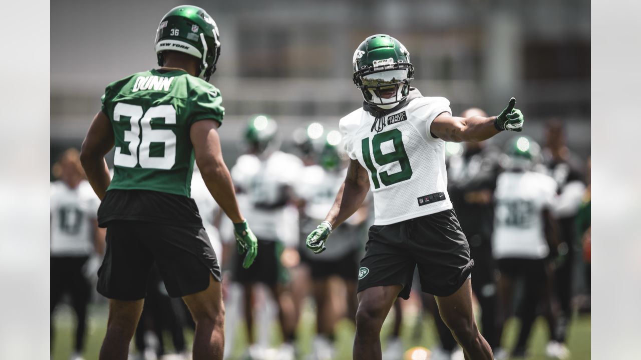 Florham Park, New Jersey, USA. August 6, 2021: New York Jets wide receiver  Keelan Cole (88) warm up during practice at the Atlantic Health Jets  Training Center, Florham Park, New Jersey. Duncan