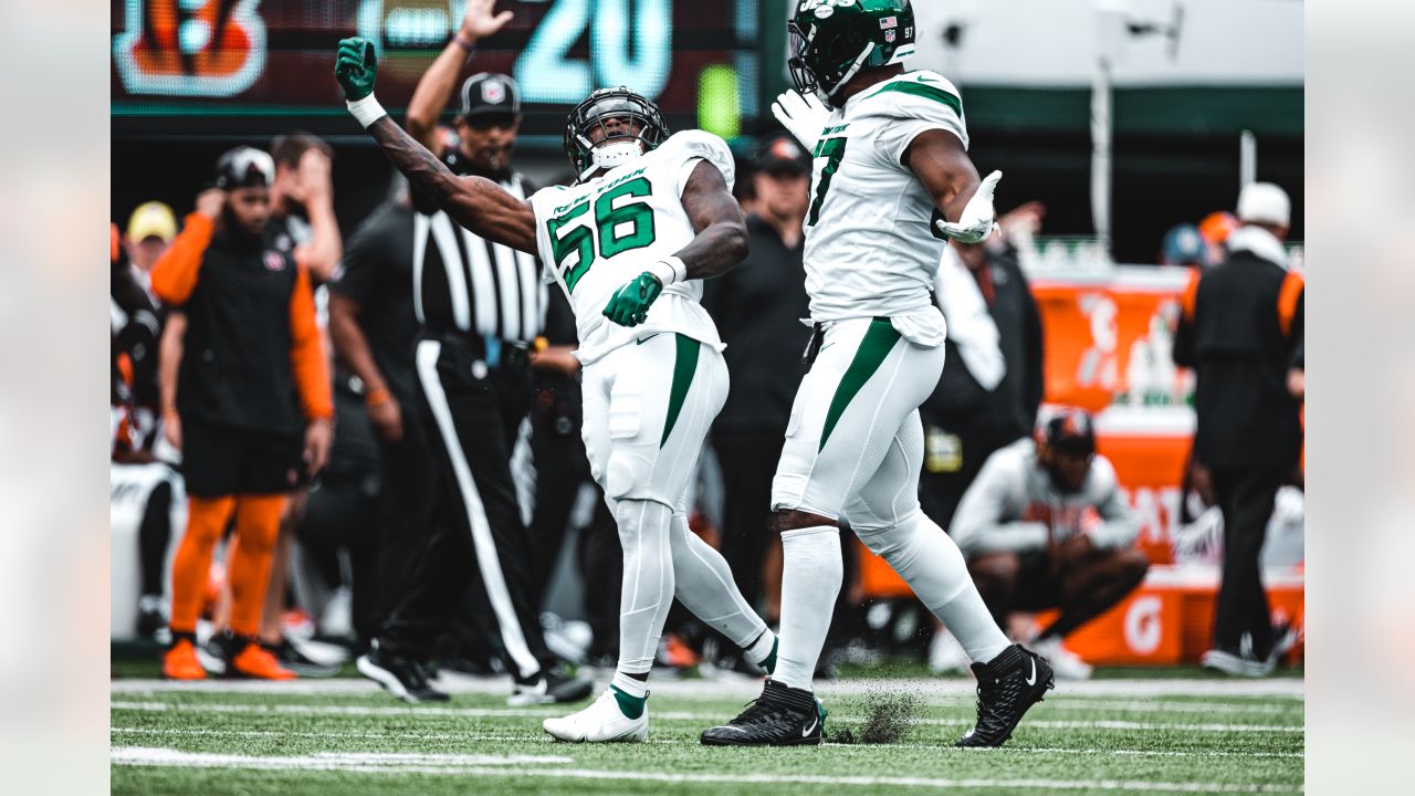 East Rutherford, New Jersey, USA. 25th Sep, 2022. New York Jets cornerback Sauce  Gardner (1) reacts after breaking up a pass intended for Cincinnati Bengals  wide receiver Ja'Marr Chase (1) (not pictured)