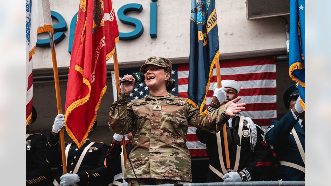 Gallery  Best Images from Jets' 2022 Salute to Service Game