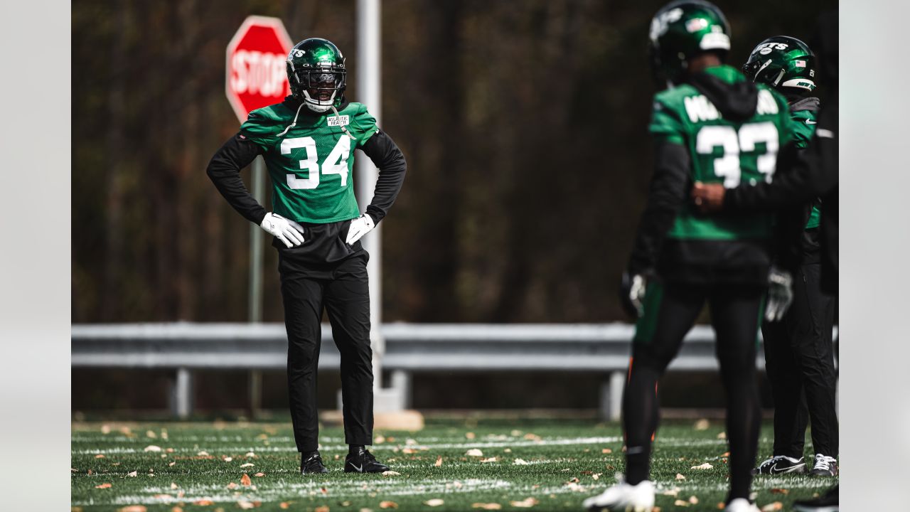 Jets LB Quincy Williams Is Feeling at Home, Improving in Leaps & Bounds