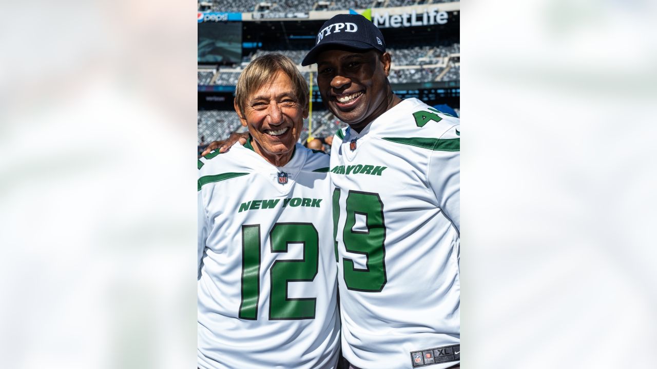 Gallery  Top Celebrity Photos From Jets vs. Lions