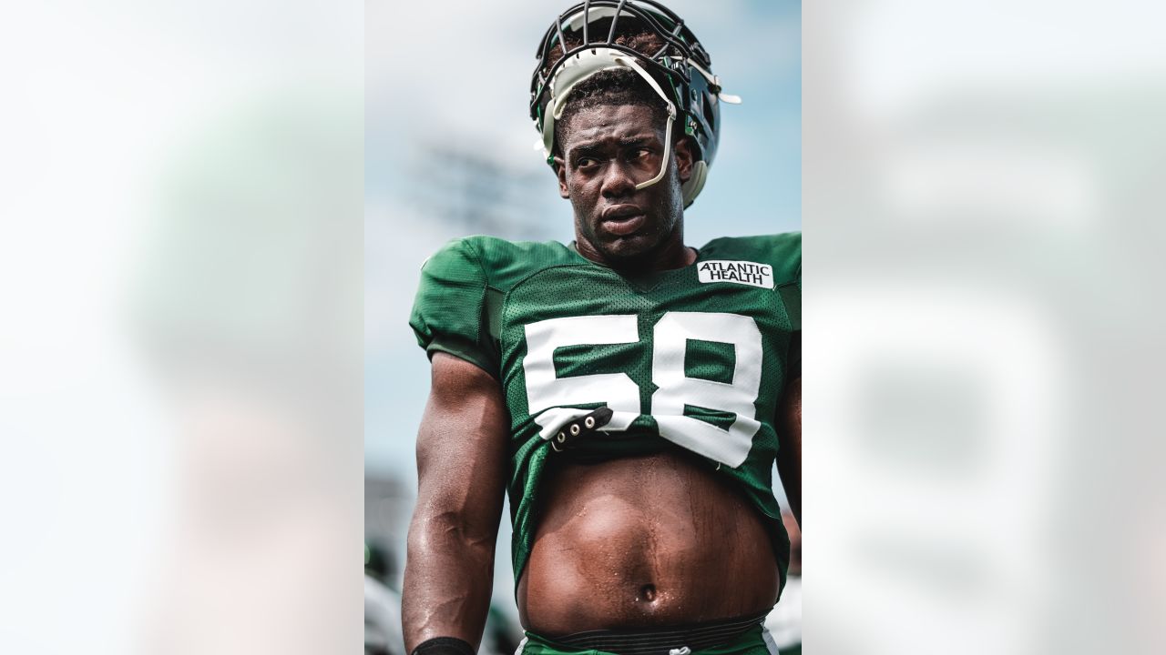 New York Jets players cannot get enough of Mekhi Becton's Big Ticket chain