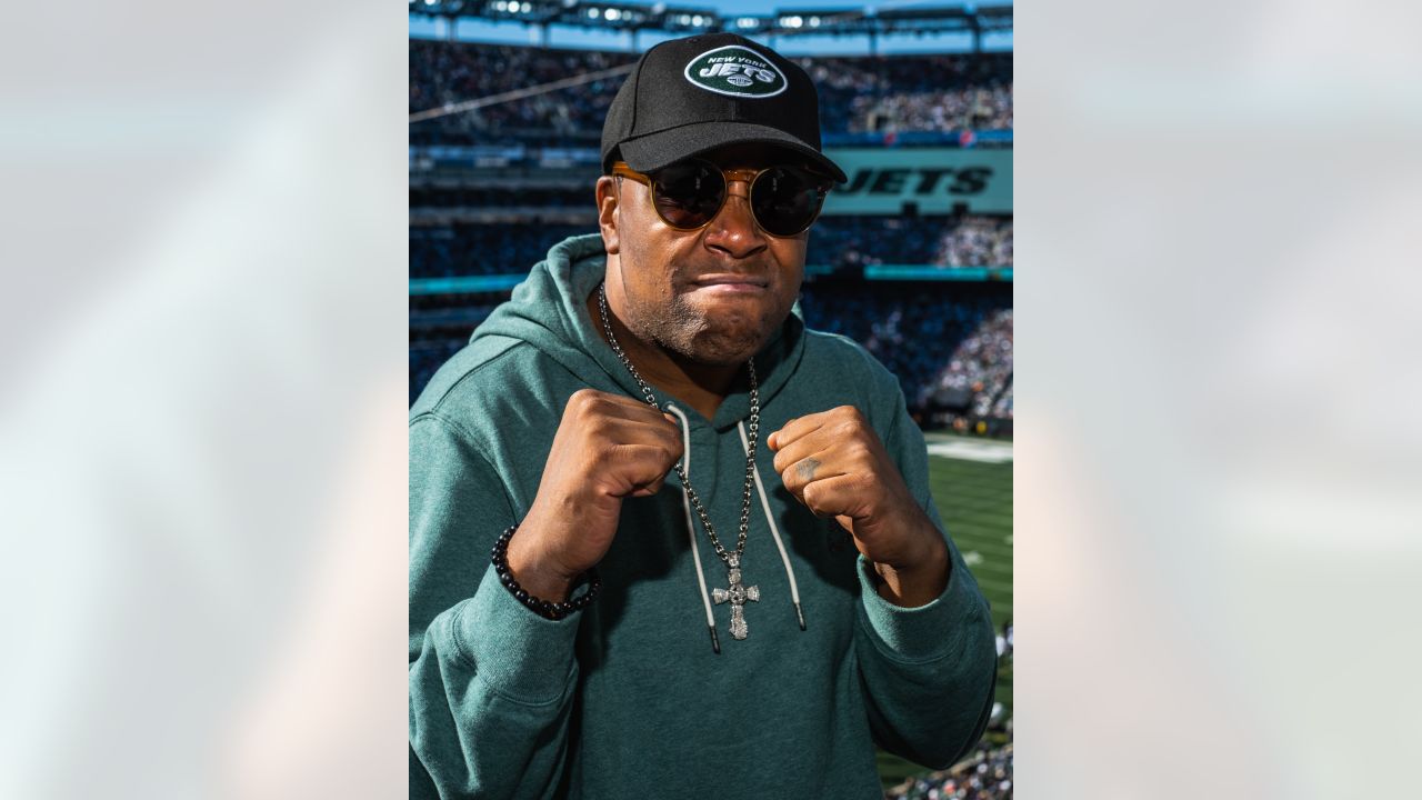 Gallery  Top Celebrity Photos From Jets vs. Lions