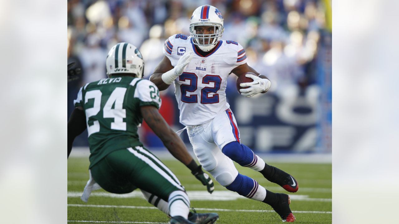 T.O. says Jets defensive back Darrelle Revis is 'average' leading