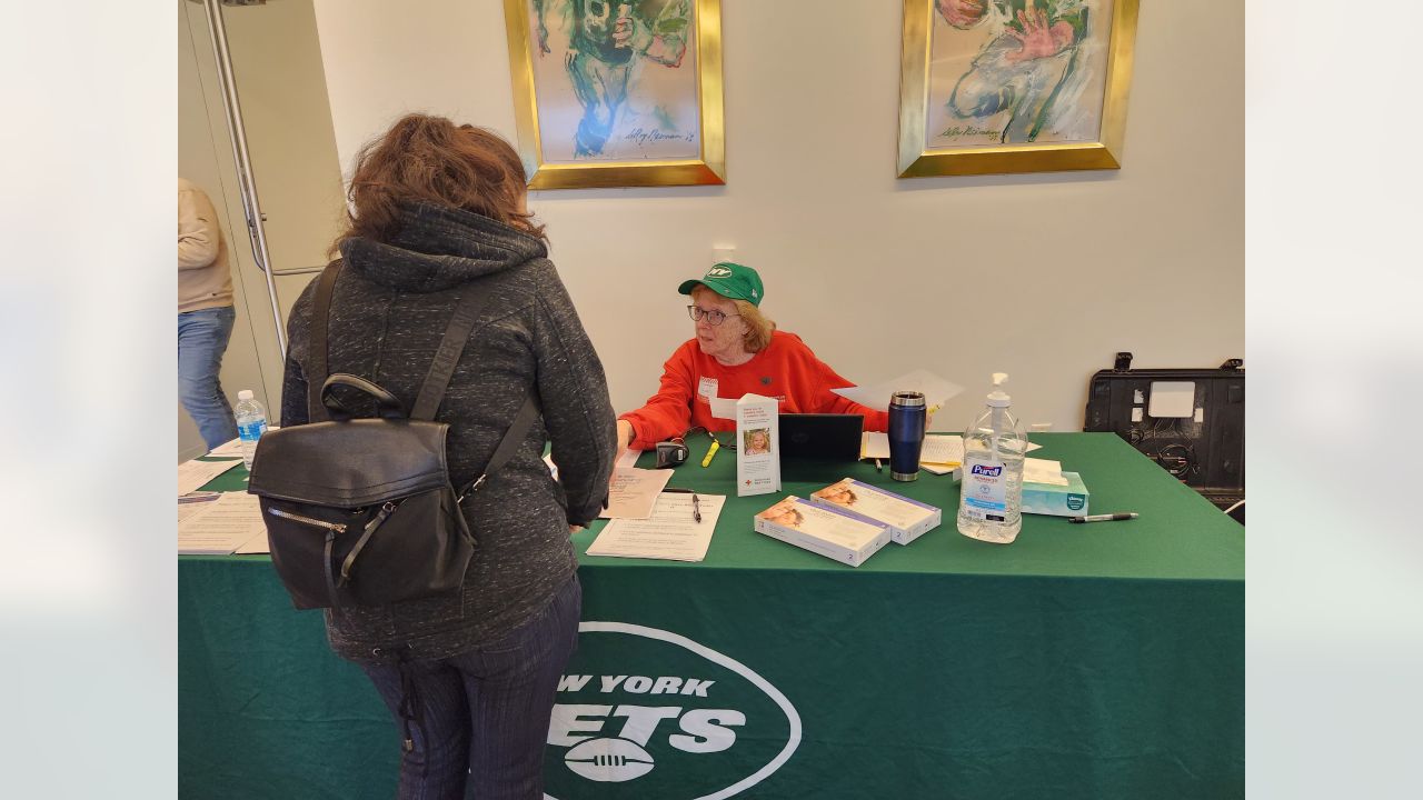 Titans, American Red Cross Partner on Playoff Week Blood Drive