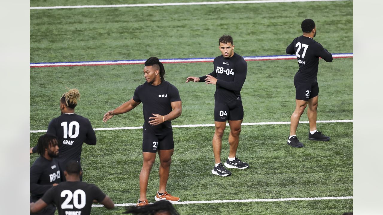 Auburn running back Tank Bigsby runs a drill at the NFL football scouting  combine in Indianapolis, Sunday, March 5, 2023. (AP Photo/Darron Cummings  Stock Photo - Alamy