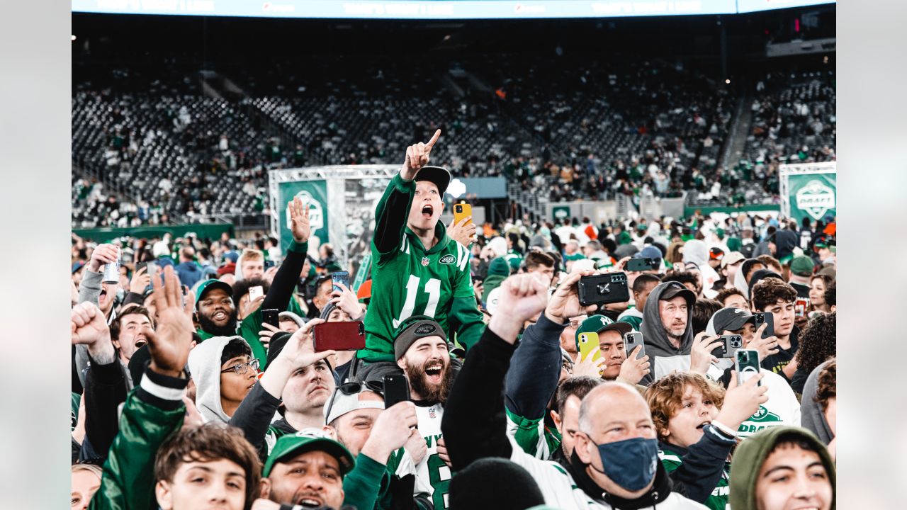 Gallery  Top Images from the 2022 Jets Draft Party