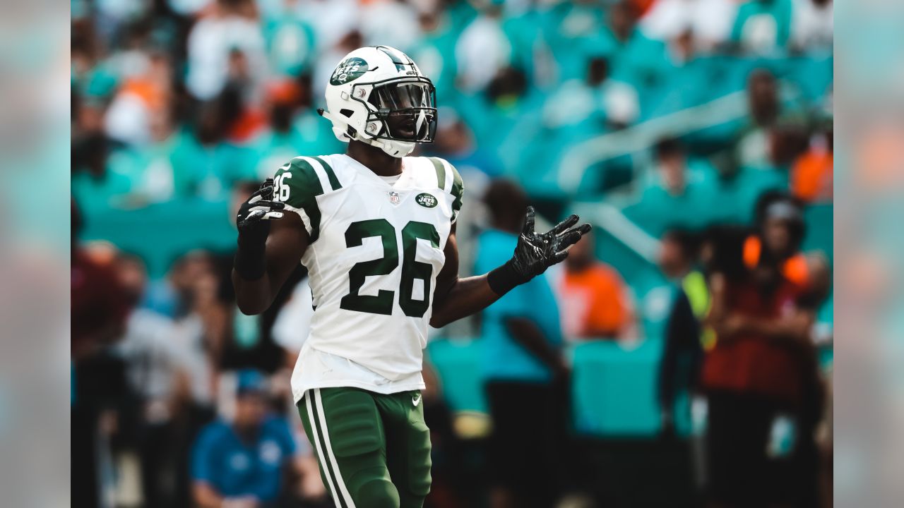 Sam Darnold and Jets Fall Back to Earth in Loss to Dolphins - The