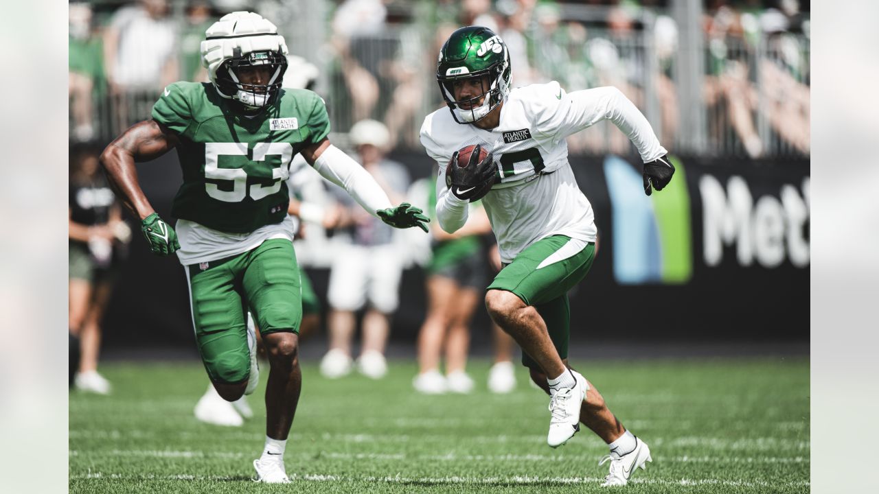 Zonovan Knight injury: Jets RB suffers leg injury in Week 15 - DraftKings  Network