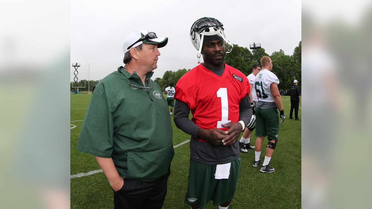 Geno Smith and Michael Vick on Opposite Ends of Chant - The New York Times