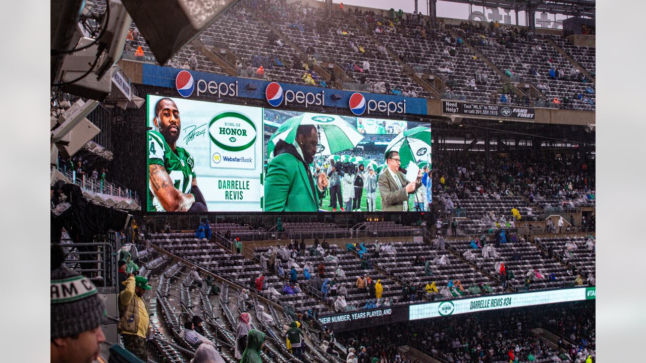 Darrelle Revis becomes 21st member of Jets Ring of Honor