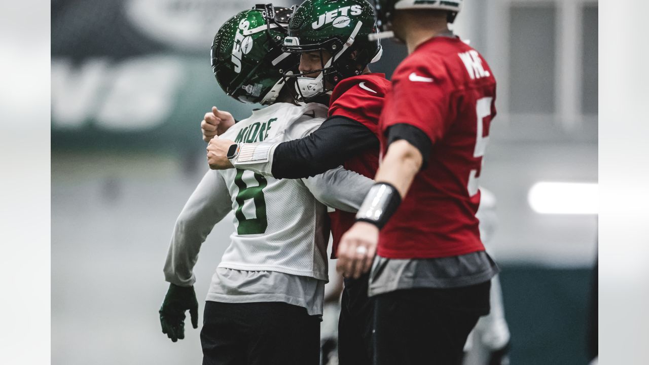 Alijah Vera-Tucker: Jets' Swiss Army Knife on the Offensive Line