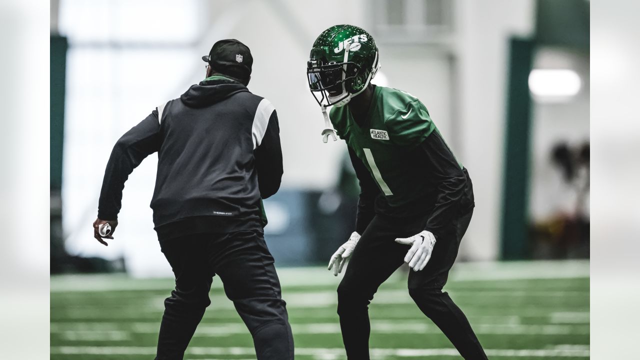 Alijah Vera-Tucker: Jets' Swiss Army Knife on the Offensive Line