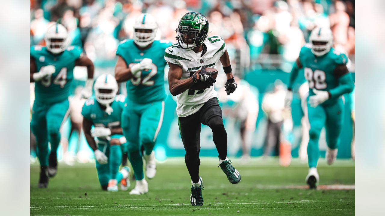 Jets fall to Dolphins in seesaw battle in Miami