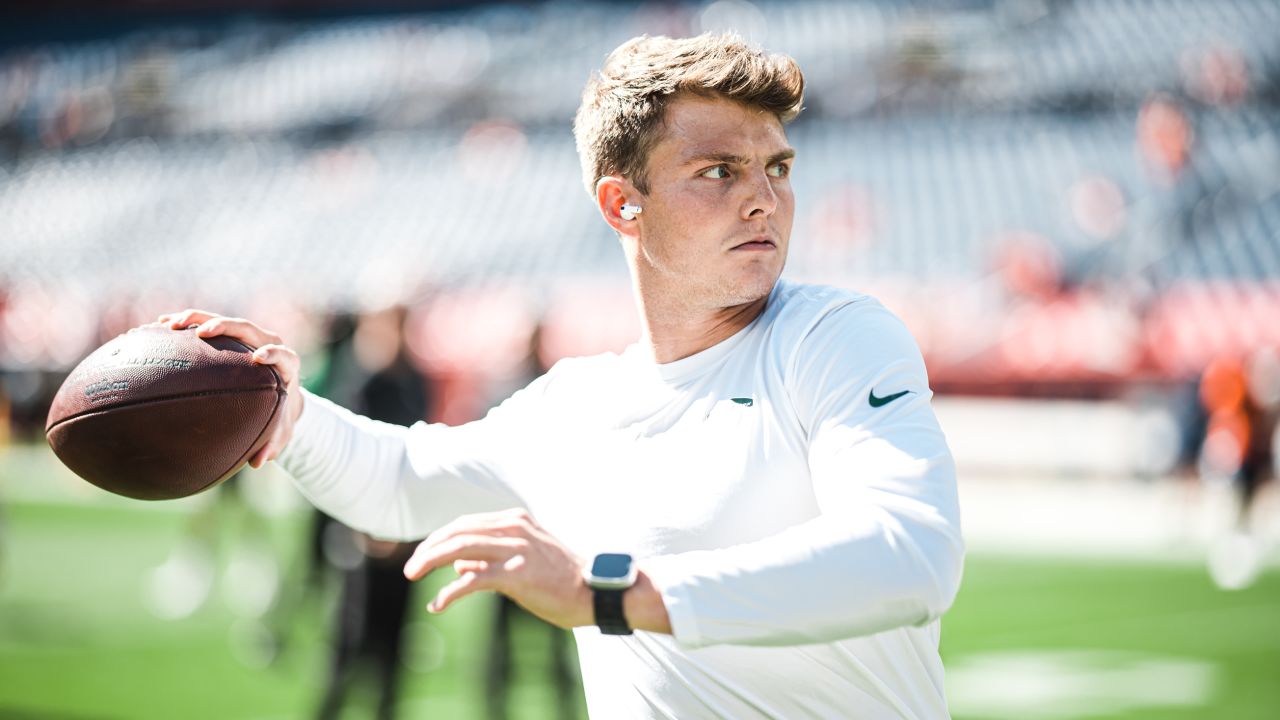 Pregame photos: Broncos arrive and prepare for Week 12 game vs. Panthers