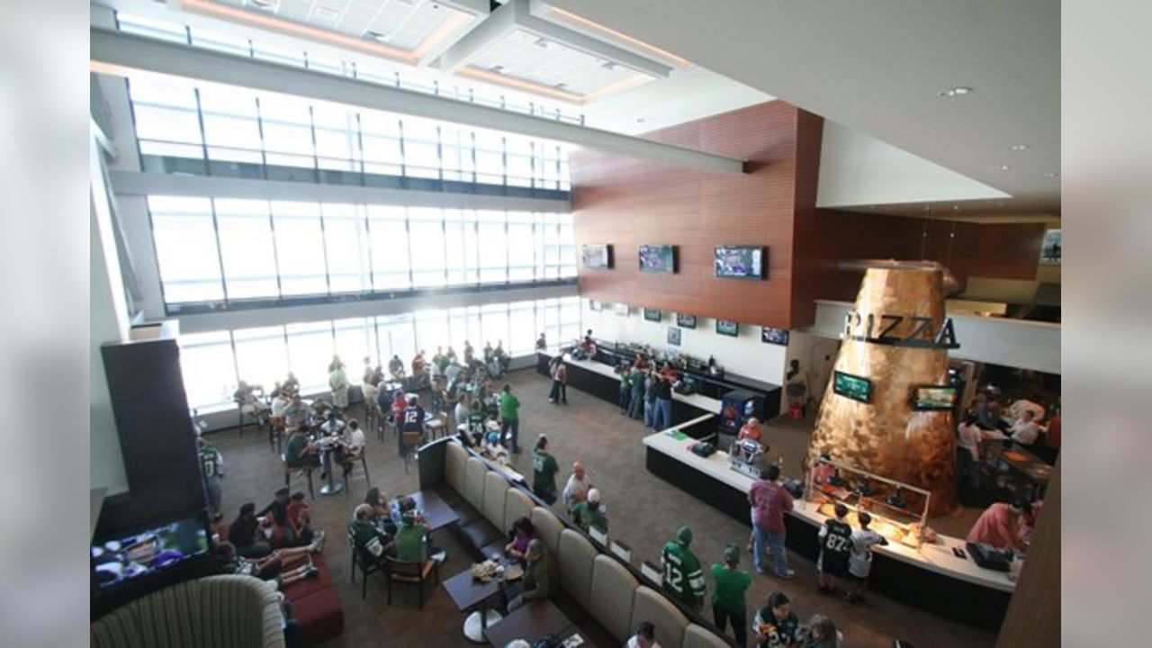 The Mezzanine Level Chase Touchdown & Lexus Clubs Clubs