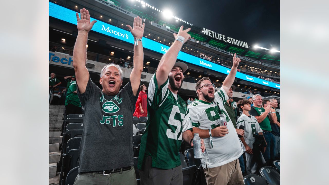 Photos: Buffalo Bills and fans at MetLife Stadium