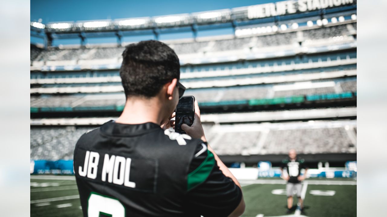 Top Photos from the First Jets vs. Giants Salute to Service Bowl