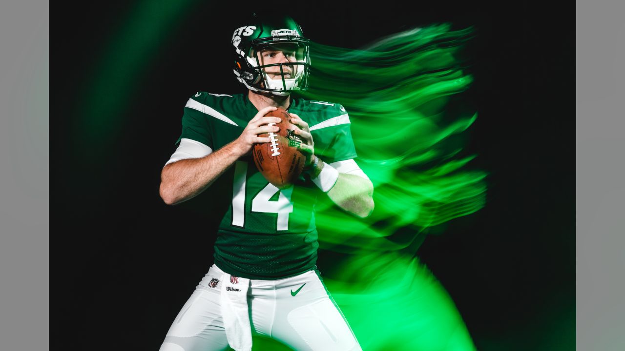 Sam Darnold Signed Jets Full-Size Speed Helmet (Darnold)