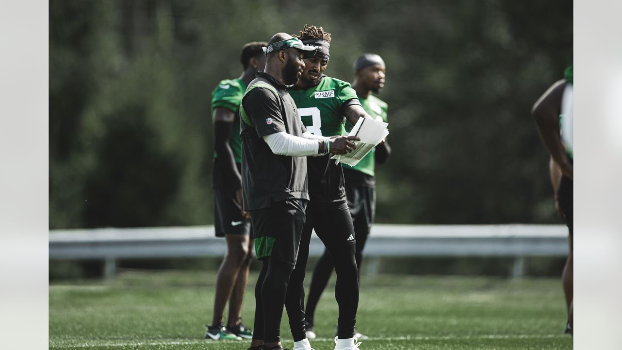 Tempers flare during 10th day of Seahawks training camp - Seattle