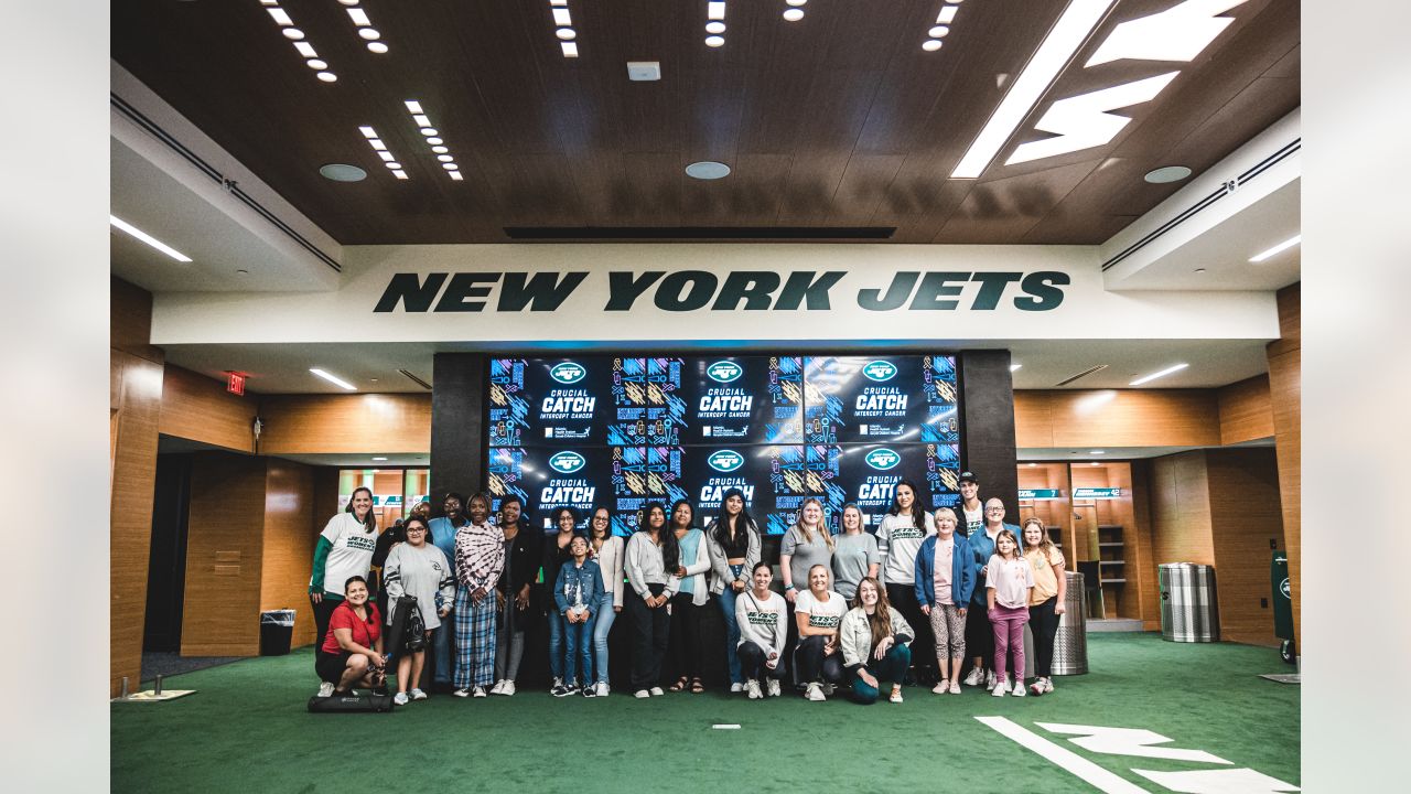 Gallery  Quinnen Williams, Solomon Thomas Surprise Mother's & Daughters  Impacted by Cancer at Crucial Catch Event