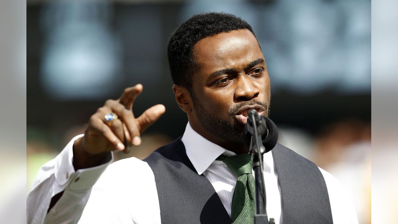 9/9 Curtis Martin Jersey Retirement Photos