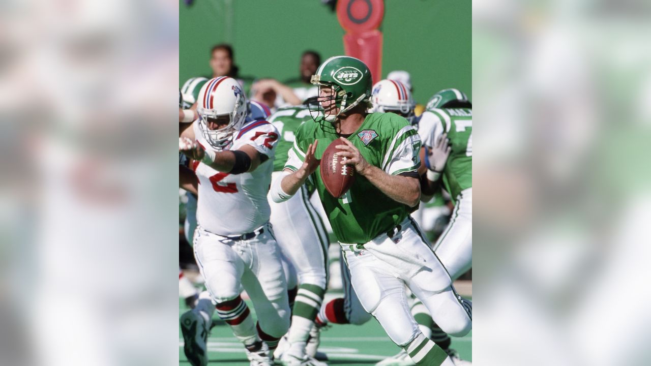 2 Dec 2001: Victor Green of the New York Jets during the Jets 17-16 loss to  the New England Patriots at Giants Stadium in East Rutherford, New Jersey.  (Icon Sportswire via AP