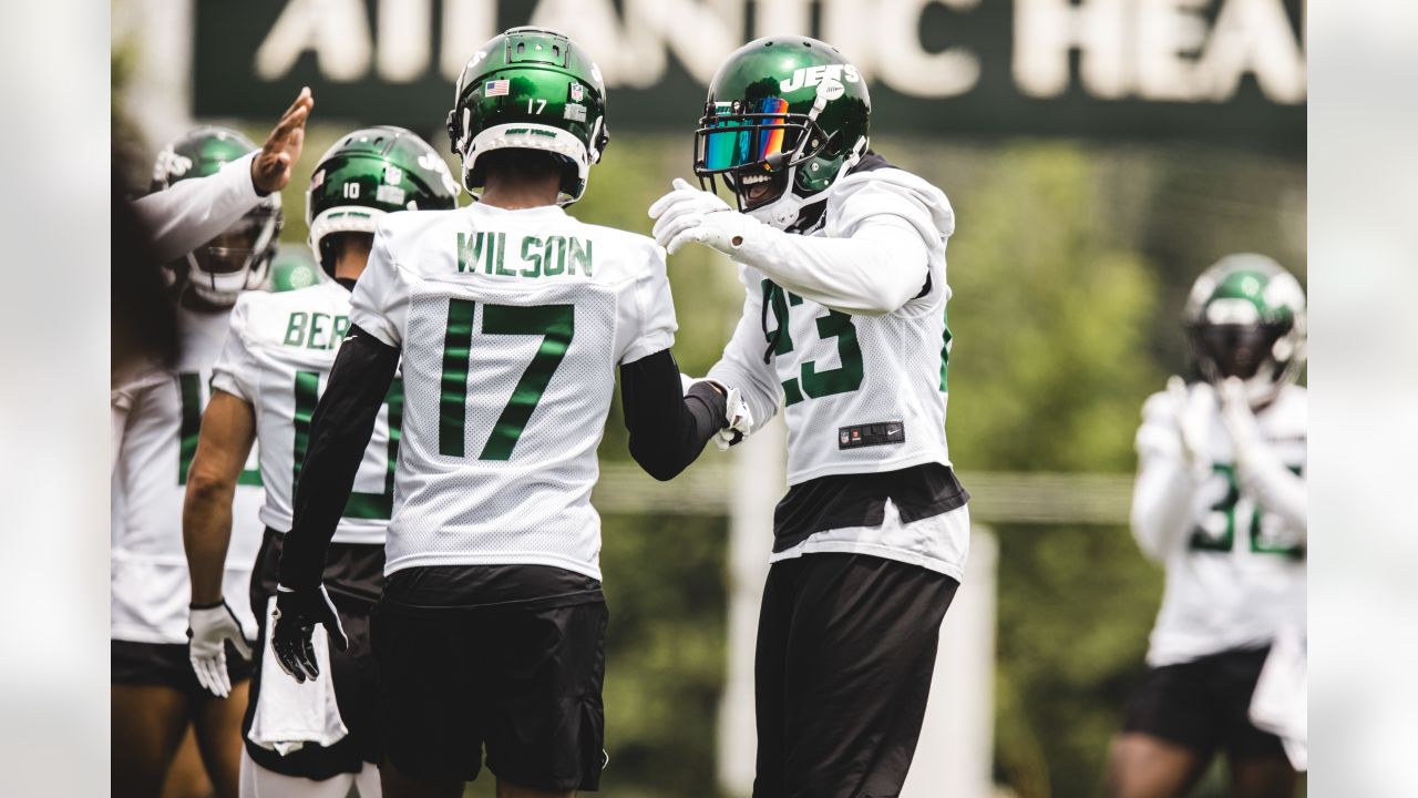 Ahmad Gardner Notches Pick-Six, Impresses in Jets' Final Open Minicamp  Practice - All Bearcats